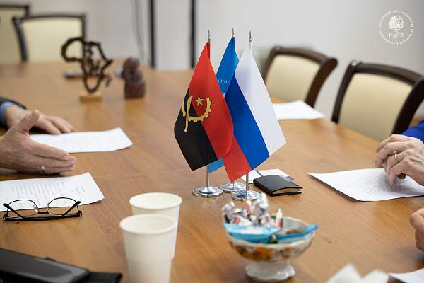 Новые горизонты сотрудничества: РГГУ развивает партнёрство с Анголой