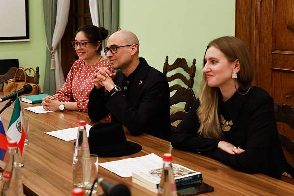 Посол Мексики Эдуардо Вильегас Мехиас посетил РГГУ