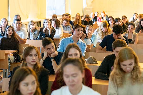 Встреча руководства университета с иностранными студентами