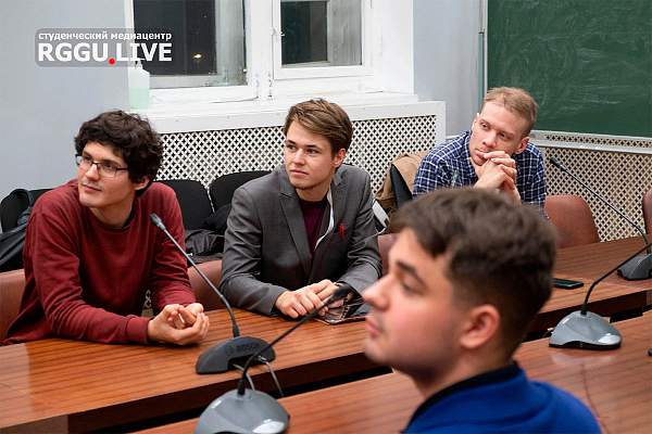 «История семьи - история страны»: Клуб молодых историков открывает новый год заседаний