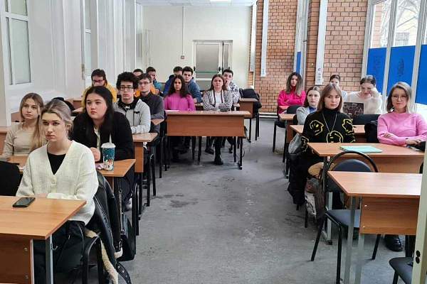 Студенты РГГУ приняли участие в просветительской Акции «Всероссийский тест на знание Конституции РФ»