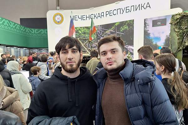 Студенты юридического факультета РГГУ посетили день Чеченской Республики в рамках международной выставки-форума «Россия» на ВДНХ 