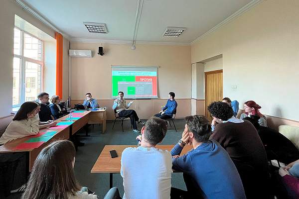 Экономические дебаты в рамках фестиваля «Дни студенческой науки РГГУ 2024»