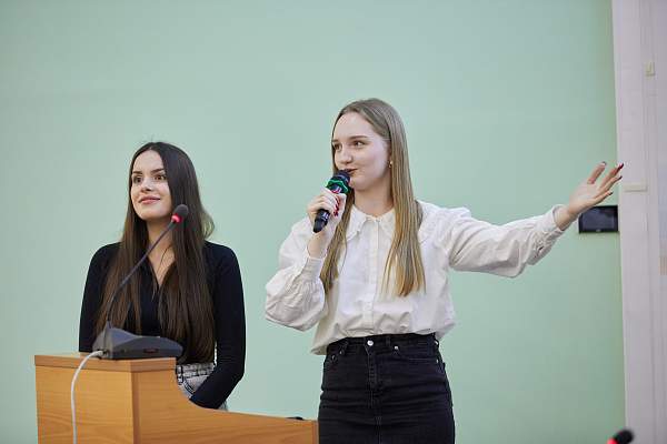 Студенты РГГУ на II Международной студенческой научно-практической конференции «Туризм: новые вызовы, новые горизонты»