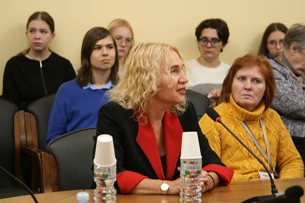 От иронии до каламбура: в РГГУ прошла конференция «Комическое в языке и коммуникации»