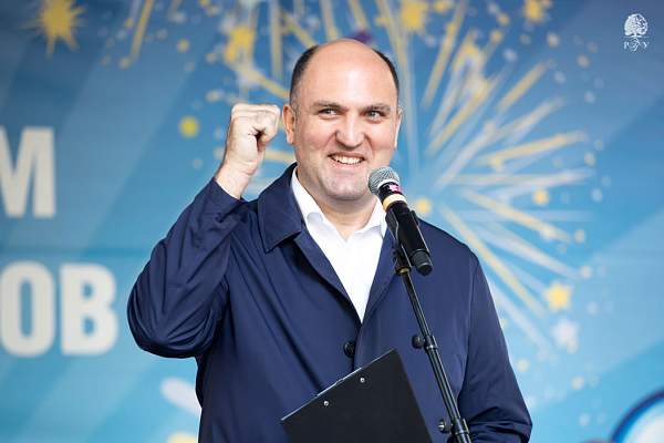 Шесть тысяч новых историй