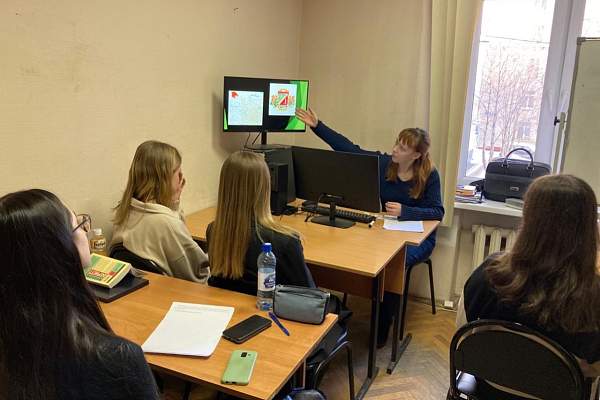 В РГГУ состоялось заседание  Студенческого  научного объединения «Язык и культура в профессиональной коммуникации» кафедры иностранных языков РГГУ