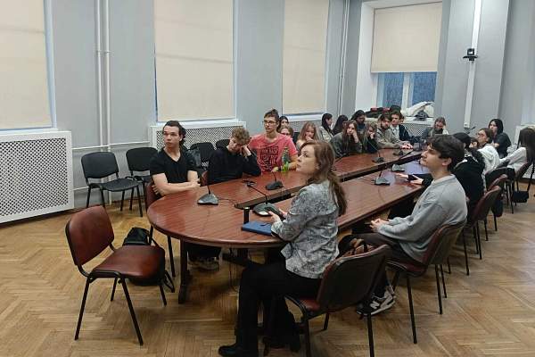 На юридическом факультете состоялся круглый стол «Правовое воспитание предпринимателей»