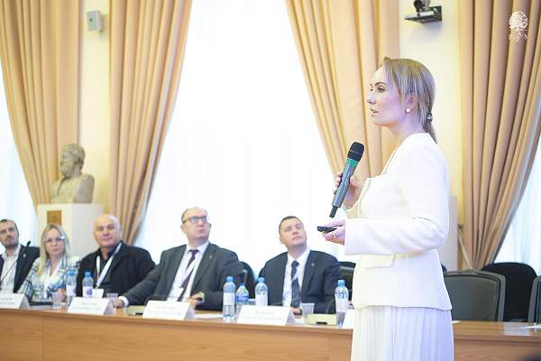 Личный бренд руководителя: как управлять цифровым профилем и репутацией