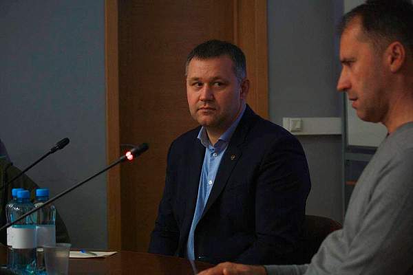 Собрание дискуссионного клуба «Экранное эхо: дискуссии в мире медиа»