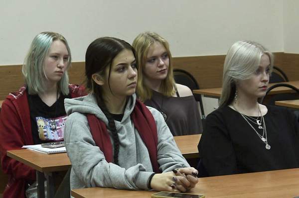 СНО «Древневековье» обсудило «Илиаду» и «Одиссею» в кинематографе