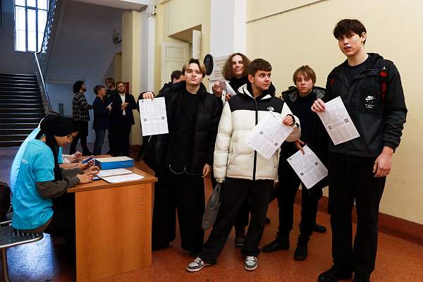 Поэтом можешь ты не быть, но географию знать обязан