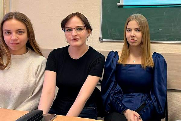 На юридическом факультете состоялось заседание-игра СНО «Прогресс». Тема встречи «Организация публичной власти в Российской Федерации»