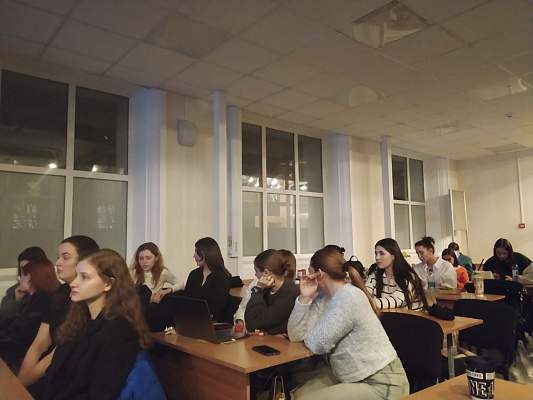 СНО «Техники исследовательского чтения и письма» провело 8-ю и заключительную встречу в весеннем семестре