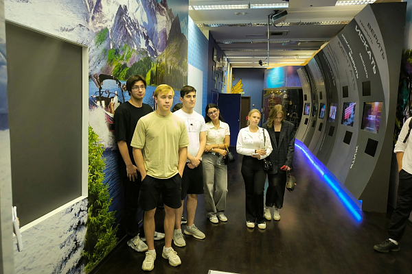 Студенты-первокурсники юридического факультета ИЭУП посетили Московскую молодёжную антинаркотическую площадку