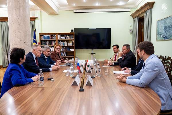 Новый академический мост: РГГУ укрепляет связи с высшей школой Венгрии