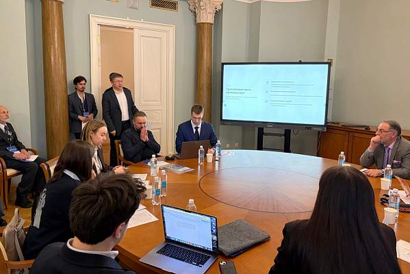 «Новые старые элиты»: Университетский Российско-афганский центр РГГУ представил исследование Афганистана.