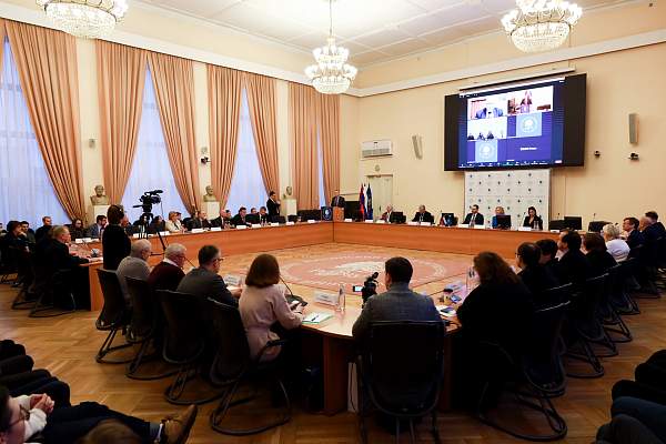 В РГГУ презентовали сборник документов «Об историческом единстве русских и украинцев»