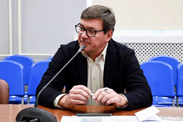 «Современное африканское искусство как реакция на постколониальную историю»