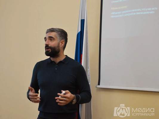 «Инструменты современного медийщика»: как ИИ меняет работу с информацией
