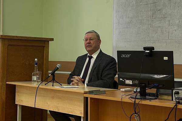 В РГГУ состоялась лекция Андрея Николаевича Артизова