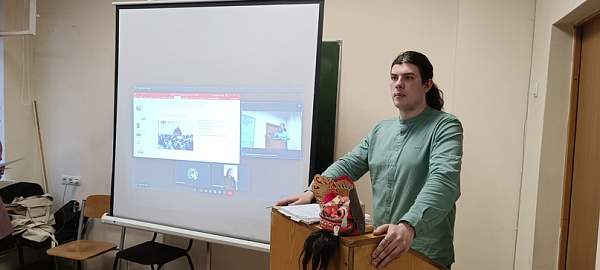 Прошли первые дебаты Доржиевского общества