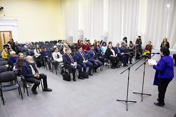 Музыка, традиции и дипломатия: в РГГУ отпраздновали День Индии