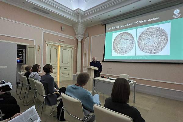 Студенты РГГУ приняли участие в работе Осенней молодежной исторической школы