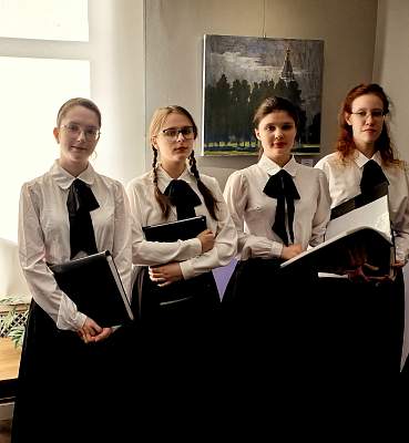 Студия академического вокала РГГУ представила новую программу в художественной галерее «Свет вокруг» 