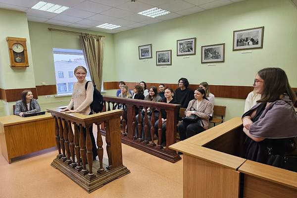 Студенты РГГУ посетили Московский городской суд