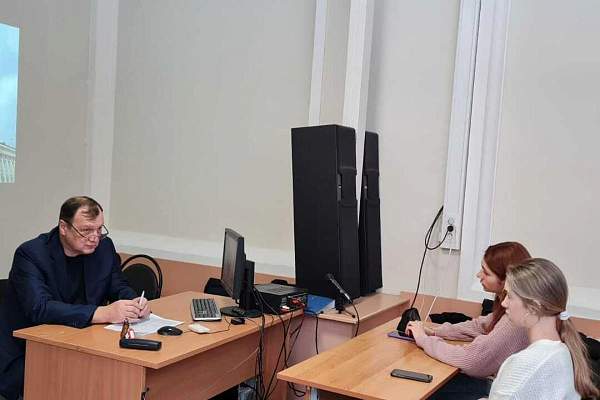 Студенты РГГУ приняли участие в просветительской Акции «Всероссийский тест на знание Конституции РФ»