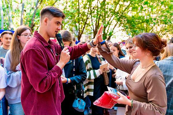 Праздник для первокурсников: в РГГУ презентовали проекты «Молодёжи Москвы»